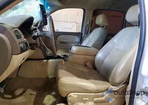 2011 Chevrolet Suburban C1500 Lt z USA, uszkodzony, nr VIN 1GNSCJE07BR284893